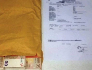 Προσπάθησε να δωροδοκήσει αστυνομικό για να την... εμφανίσει μικρότερη στην ταυτότητα